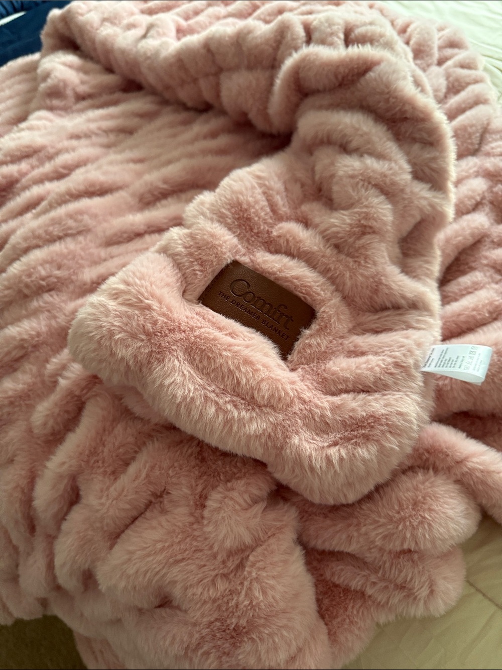 Comfort Faux Fur Throw Blanket in Blush Pink
